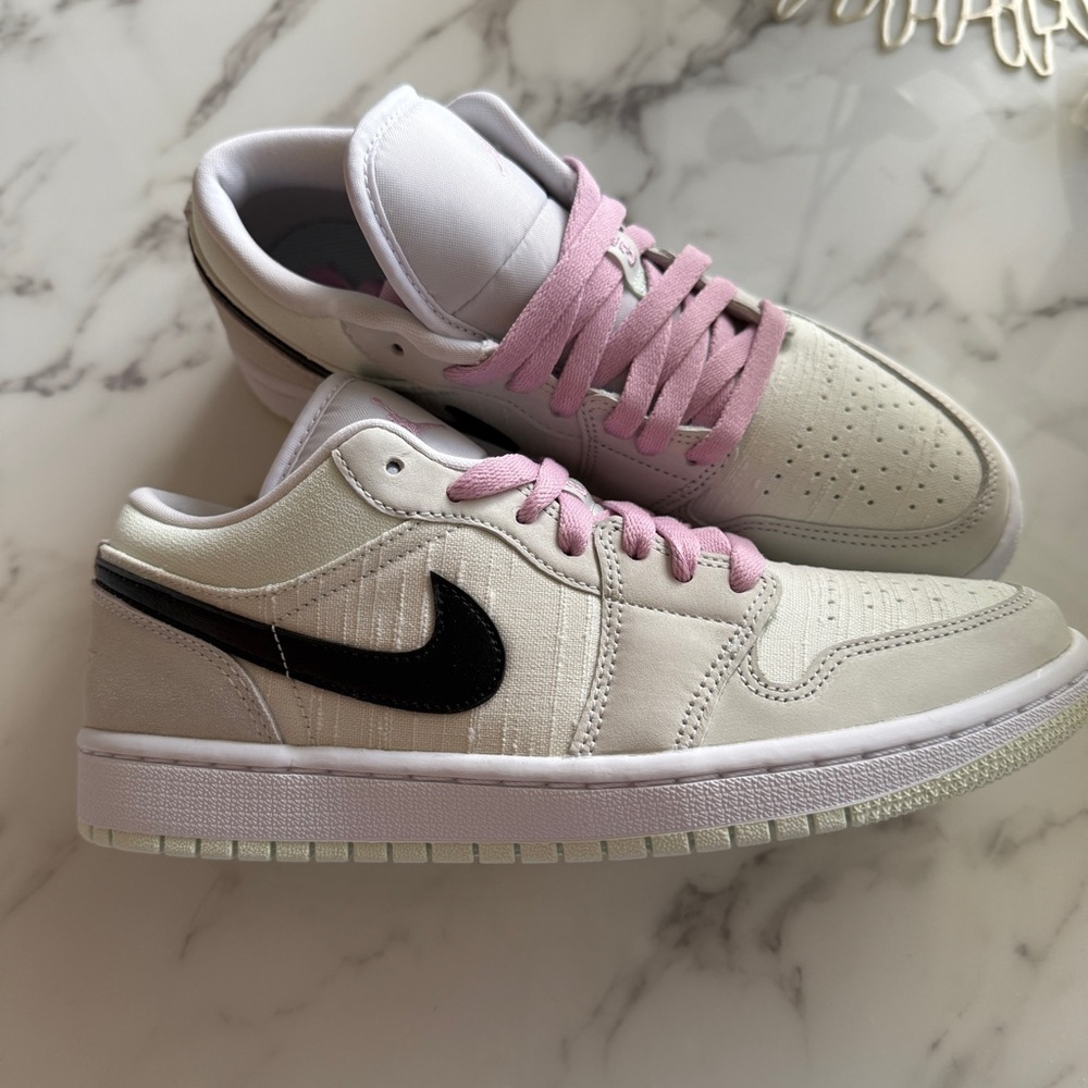 NEW Wmns Air Jordan 1 Low SE 'Barely Green', Size 9 - Picture 5 of 12